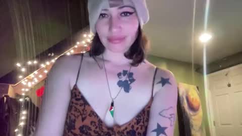 Snapshot of arielwyld chatting on 6, 4, 2026 ariel colin when hes here online show from 6, 4, 2026