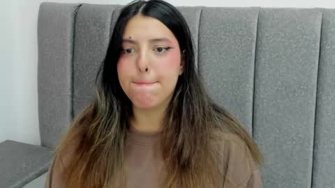 arihanna_london online show from 10, 4, 2026