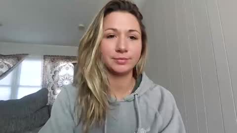 Snapshot of ariicutekitty chatting on 6, 2, 2026 airskiii online show from 6, 2, 2026