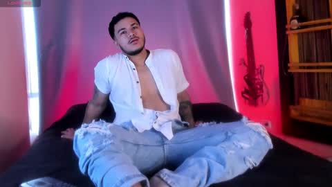 Snapshot of ariies13 chatting on 18, 11, 2025 Ariies13 online show from 18, 11, 2025