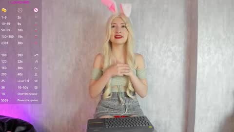 Snapshot of arimonoban chatting on 13, 10, 2025 Ariel online show from 13, 10, 2025