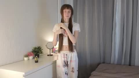 Snapshot of arina_waifu chatting on 5, 4, 2026 Arina online show from 5, 4, 2026