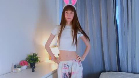 Snapshot of arina_waifu chatting on 18, 4, 2026 Arina online show from 18, 4, 2026