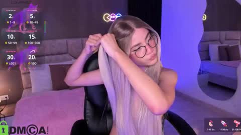 Ari  online show from 3, 11, 2025