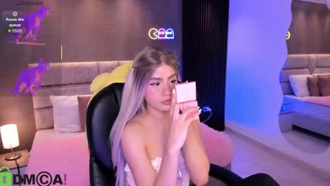 Ari  online show from 5, 11, 2025