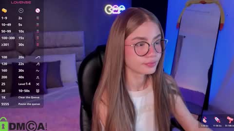 Snapshot of arinextdoor chatting on 7, 1, 2026 Ari online show from 7, 1, 2026