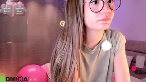 Snapshot of arinextdoor chatting on 27, 2, 2026 Ari online show from 27, 2, 2026
