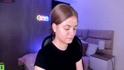 Snapshot of arinextdoor chatting on 28, 2, 2026 Ari online show from 28, 2, 2026