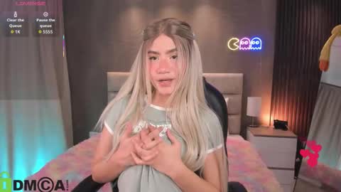 Snapshot of arinextdoor chatting on 28, 3, 2026 Ari online show from 28, 3, 2026