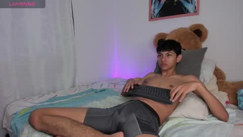 ANDRES Independent model online show from 3, 3, 2025