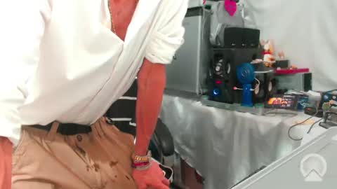 Snapshot of armaduradeacero chatting on 24, 10, 2025 armaduradeacero online show from 24, 10, 2025