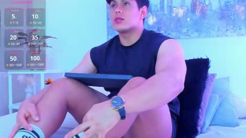 Snapshot of arminjones1 chatting on 7, 10, 2025 online show from 7, 10, 2025