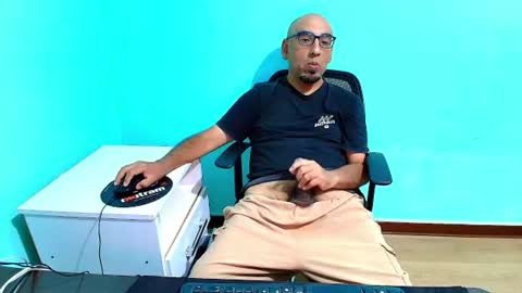 Snapshot of arnelux72 chatting on 30, 6, 2026 arnelux72 online show from 30, 6, 2026
