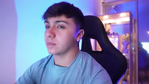 aron__cooper online show from 15, 4, 2026