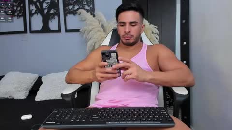 Snapshot of aron_bulgarelli_ chatting on 2, 2, 2025 Aron online show from 2, 2, 2025