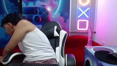 Snapshot of aron_hot11 chatting on 5, 5, 2026 aron_hot11 online show from 5, 5, 2026