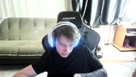 biggest penis  online show from 15, 12, 2025