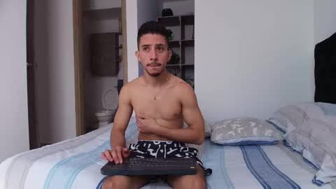 Snapshot of aron_santoro1 chatting on 7, 1, 2026 Aron Santoro online show from 7, 1, 2026