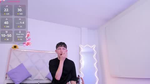 Snapshot of aron_tay chatting on 5, 12, 2024  your aron  online show from 5, 12, 2024