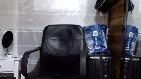 Snapshot of arongfranco chatting on 23, 12, 2025 Aron G Franco online show from 23, 12, 2025