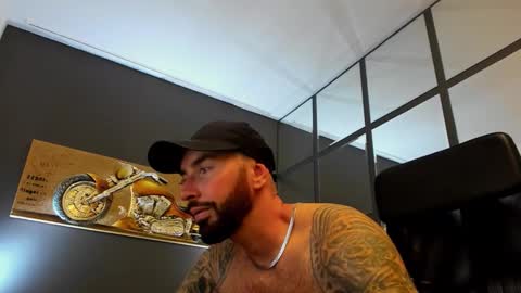 Snapshot of arongrant chatting on 12, 9, 2025 AronGrant online show from 12, 9, 2025
