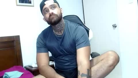 Snapshot of aronmiller404 chatting on 4, 10, 2025 aronmiller online show from 4, 10, 2025