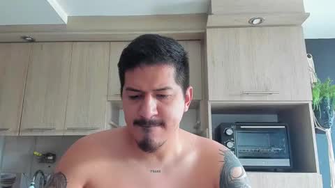 Snapshot of aronwilliams69 chatting on 26, 10, 2025 ARON Independent model online show from 26, 10, 2025