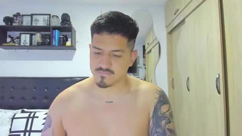 Snapshot of aronwilliams69 chatting on 12, 11, 2025 ARON Independent model online show from 12, 11, 2025