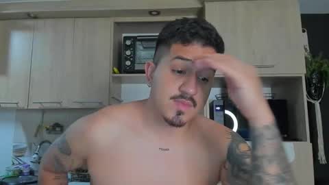 Snapshot of aronwilliams69 chatting on 15, 11, 2025 ARON Independent model online show from 15, 11, 2025