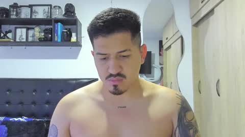 Snapshot of aronwilliams69 chatting on 2, 12, 2025 ARON Independent model online show from 2, 12, 2025