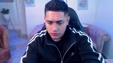 Snapshot of aroon_09 chatting on 15, 12, 2025 Aron online show from 15, 12, 2025