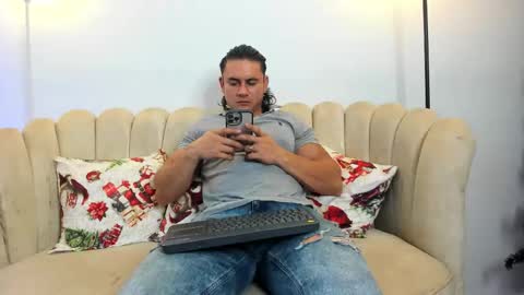   online show from 28, 11, 2025