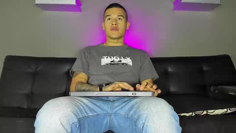 AROON HOT online show from 5, 2, 2026