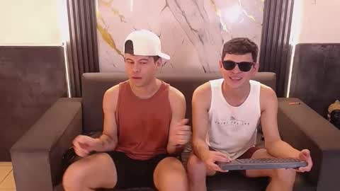 Snapshot of aroon_sexx21 chatting on 9, 4, 2026 Aroon online show from 9, 4, 2026