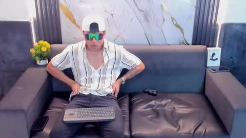 Snapshot of aroon_sexx21 chatting on 17, 4, 2026 Aroon online show from 17, 4, 2026