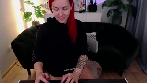 arri_ella online show from 24, 11, 2025