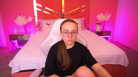 arrinawair online show from 9, 10, 2025