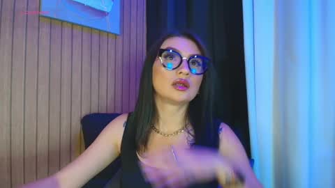    online show from 4, 11, 2025