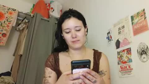 Snapshot of arrosemoi chatting on 8, 4, 2026 arrosemoi online show from 8, 4, 2026