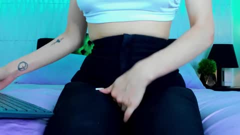 Snapshot of artemisa_leon chatting on 24, 1, 2025 artemisa_leon online show from 24, 1, 2025