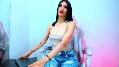 Snapshot of artemisa_leon chatting on 14, 9, 2025 artemisa_leon online show from 14, 9, 2025