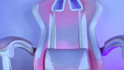 Snapshot of artemisa_leon chatting on 5, 11, 2025 artemisa_leon online show from 5, 11, 2025