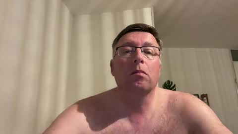 Snapshot of artexhib69 chatting on 27, 4, 2026 artexhib69 online show from 27, 4, 2026