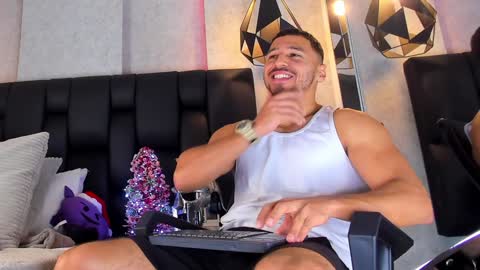 Snapshot of arthurlam chatting on 11, 12, 2024 Arthur online show from 11, 12, 2024