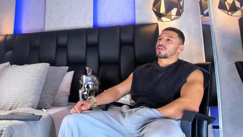 Snapshot of arthurlam chatting on 12, 1, 2025 Arthur online show from 12, 1, 2025