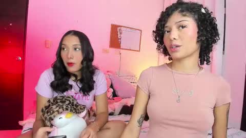 Snapshot of ary_and_kel chatting on 9, 1, 2026 Ariana and Kelsieh online show from 9, 1, 2026