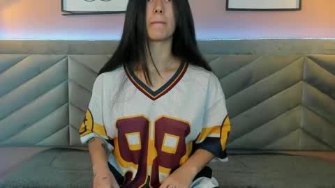 Snapshot of ary_thompson_ chatting on 3, 4, 2026 ARY THOMPSON online show from 3, 4, 2026