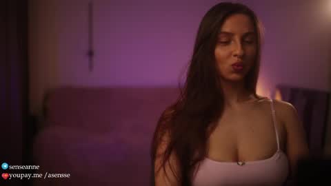 Snapshot of asensse chatting on 25, 4, 2026 Call me Ann online show from 25, 4, 2026