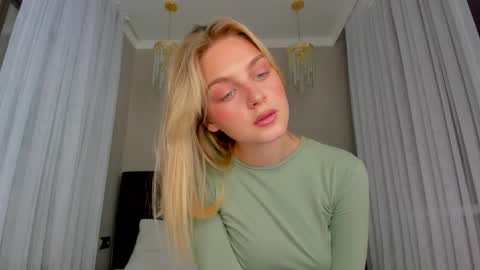 Snapshot of ashbunny_ chatting on 25, 5, 2026 your pretty Ashley online show from 25, 5, 2026