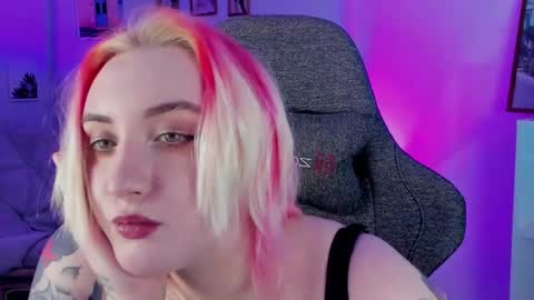 Snapshot of asheluck chatting on 12, 2, 2025 AshleyAshe online show from 12, 2, 2025